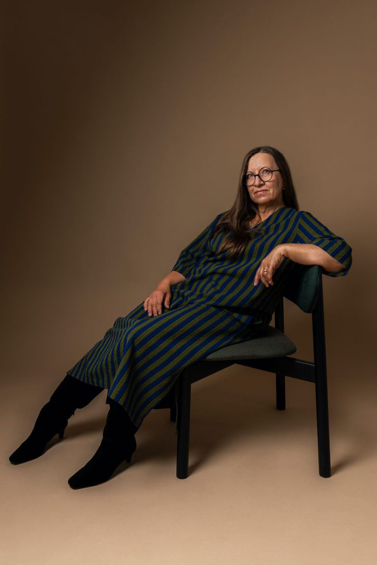 “Improvosointi taiteen tekemisessä kuin yleensäkin elämässä kehittää ketteryyttä mukautua yllättäviin tilanteisiin.” haastattelussa taiteilija Leena Katriina Ehrling